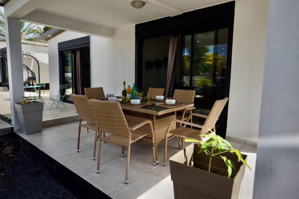 Villa Du Beau Vallon 2 Jacuzzi Privatif Et Piscine Chauffee Partagee Saint-Benoît المظهر الخارجي الصورة
