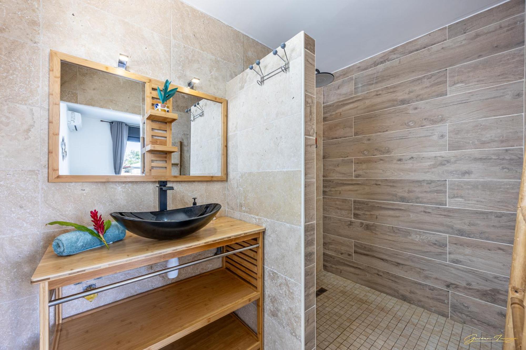 Villa Du Beau Vallon 2 Jacuzzi Privatif Et Piscine Chauffee Partagee Saint-Benoît المظهر الخارجي الصورة